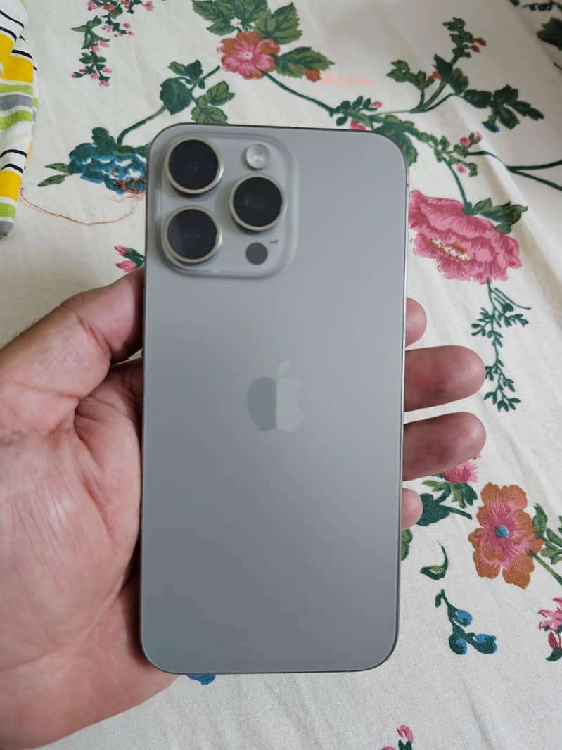 Apple iPhone 15 Pro Max 0