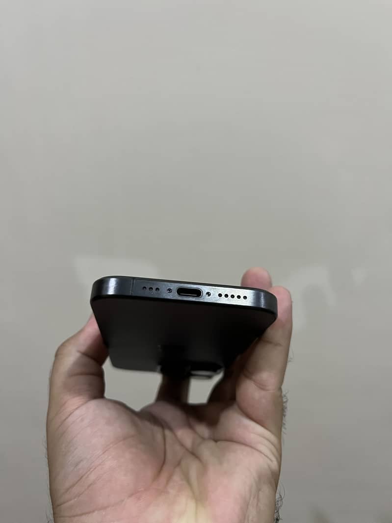 Apple iPhone 15 Pro 2