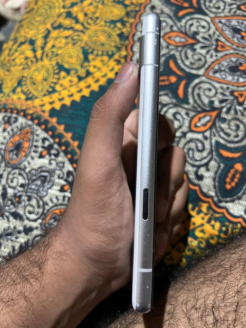 Google Pixel 7a 5
