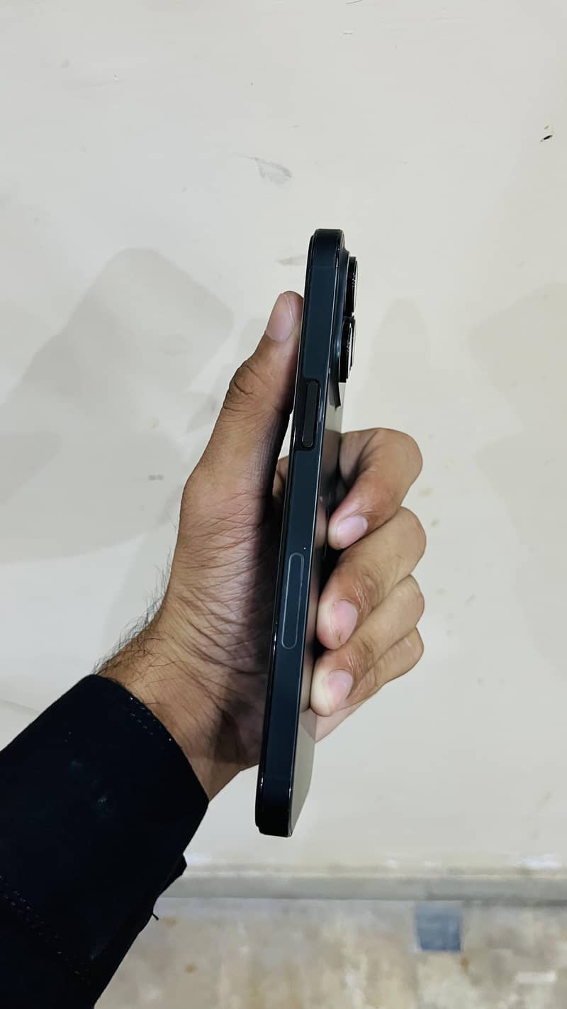 Apple iPhone 14 Pro Max 2