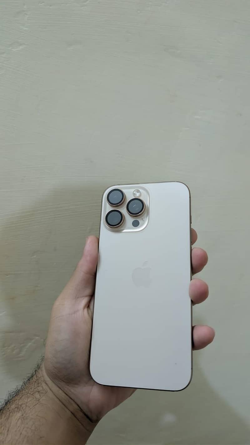 Apple iPhone 16 Pro Max 0