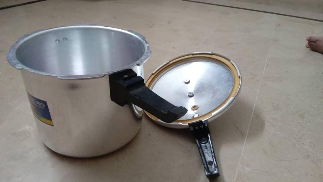 Silver cooker 4