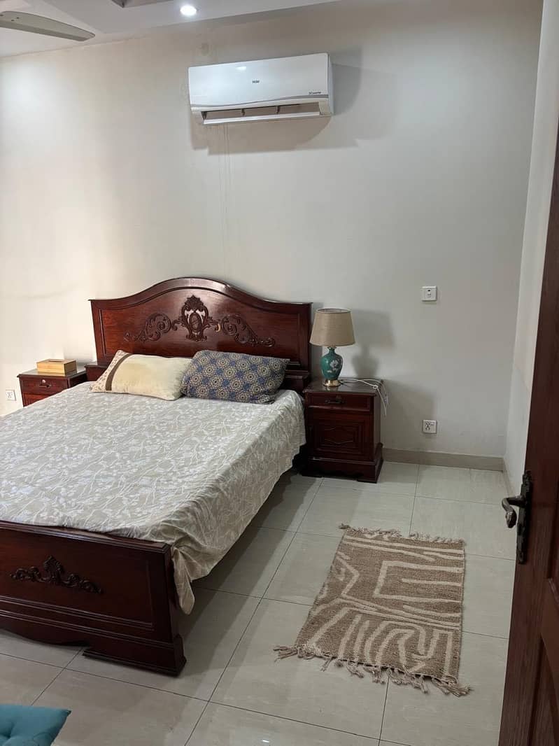Solid wood bed set 2