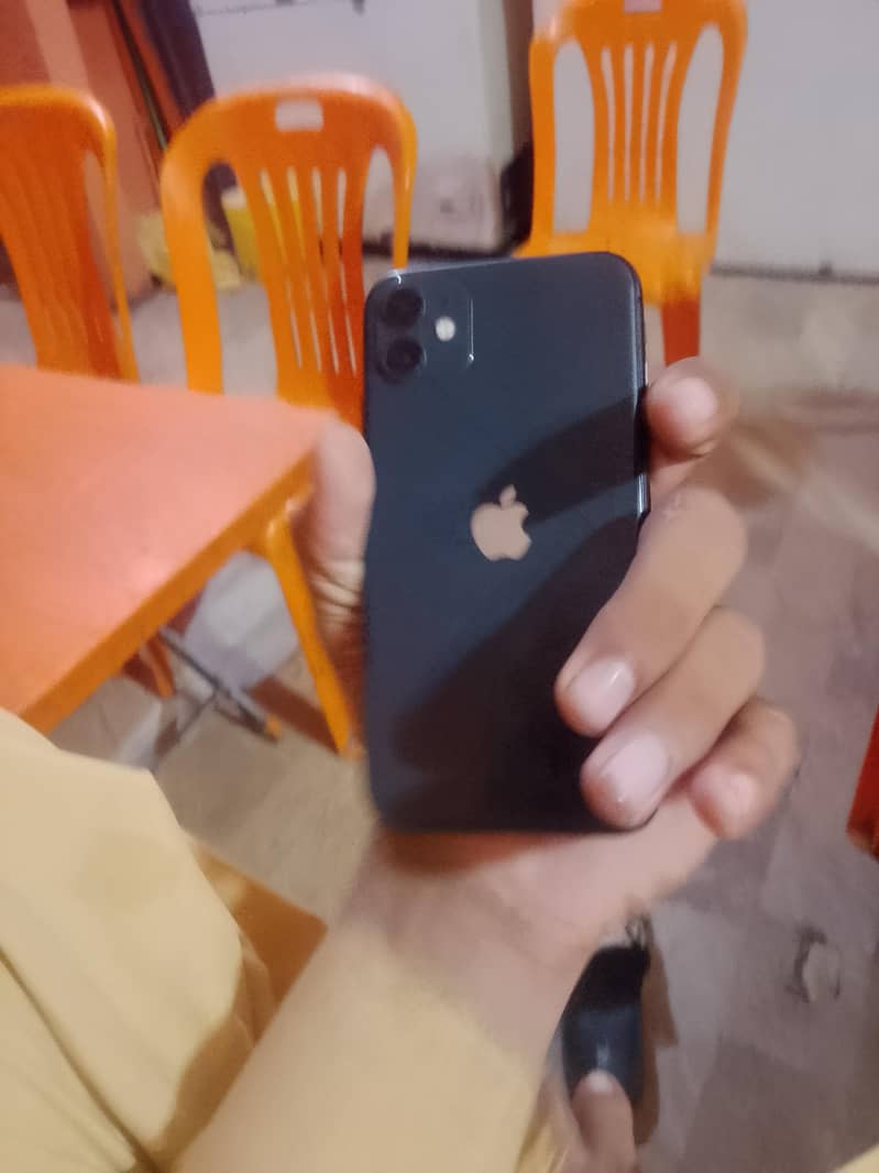 Apple iPhone 11 0