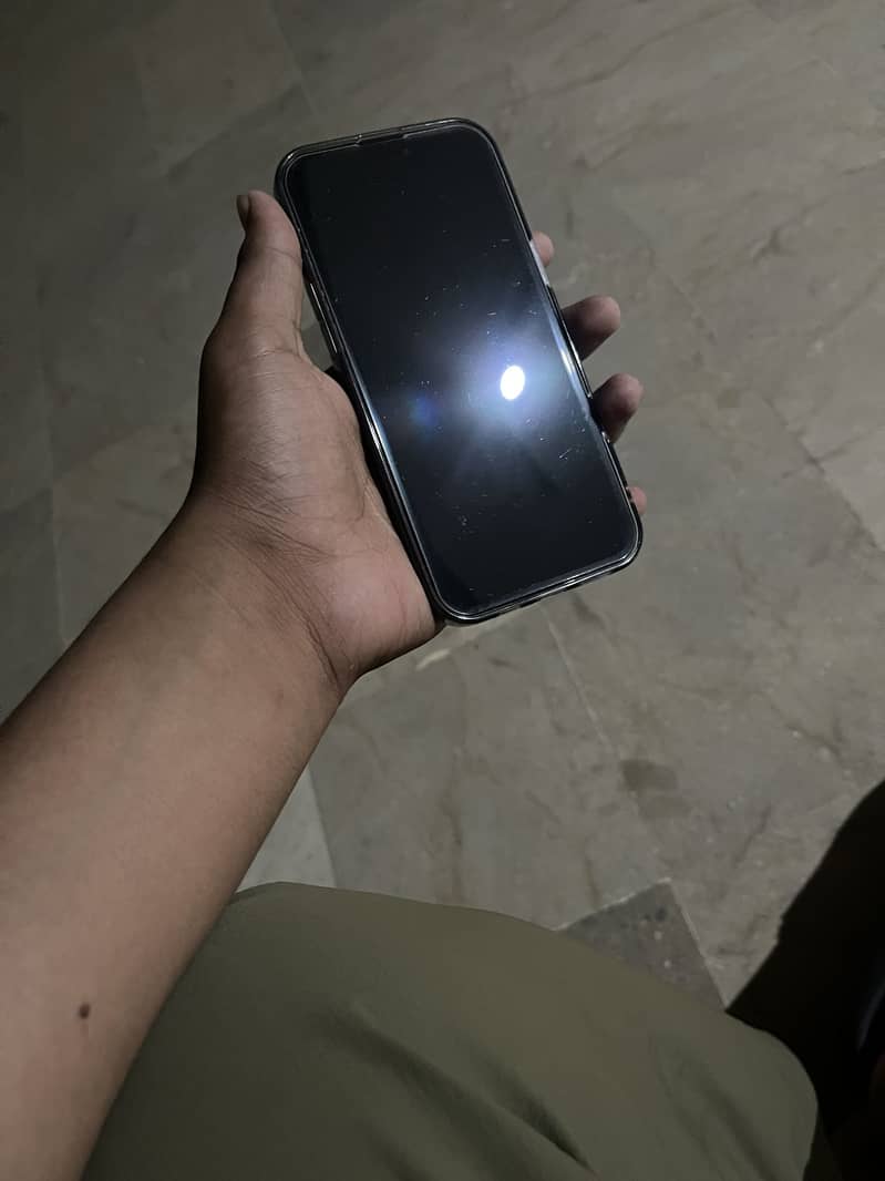 Apple iPhone 16 Pro Max 4