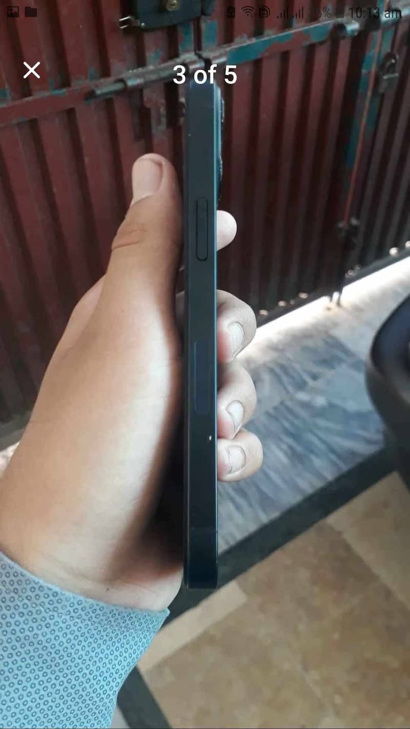 Apple iPhone 13 0