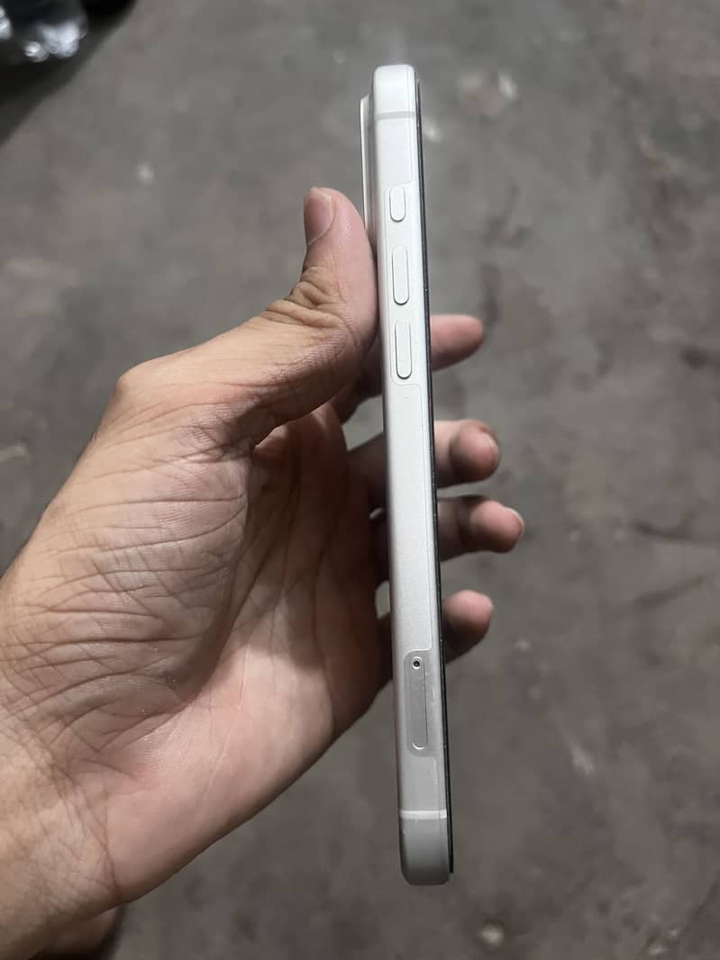Apple iPhone 17 Pro Max 7