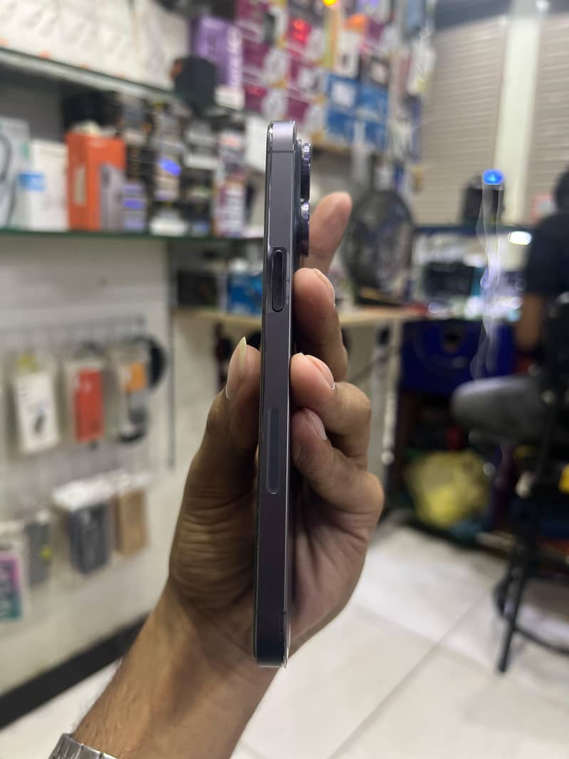Apple iPhone 14 Pro Max 1