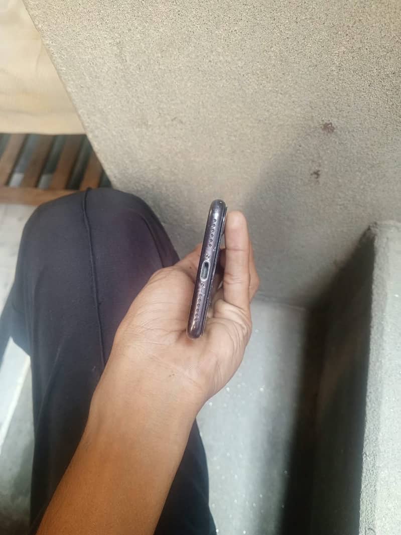 Apple iPhone 7 2