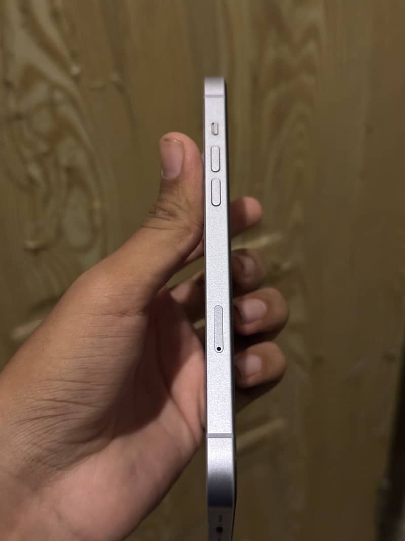 iPhone 14 plus 2