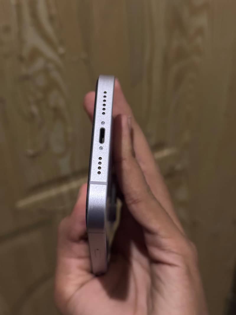 iPhone 14 plus 4