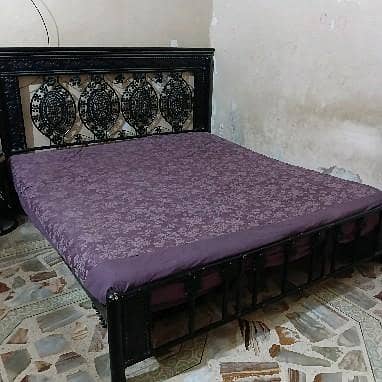 Iron bed king size with metress