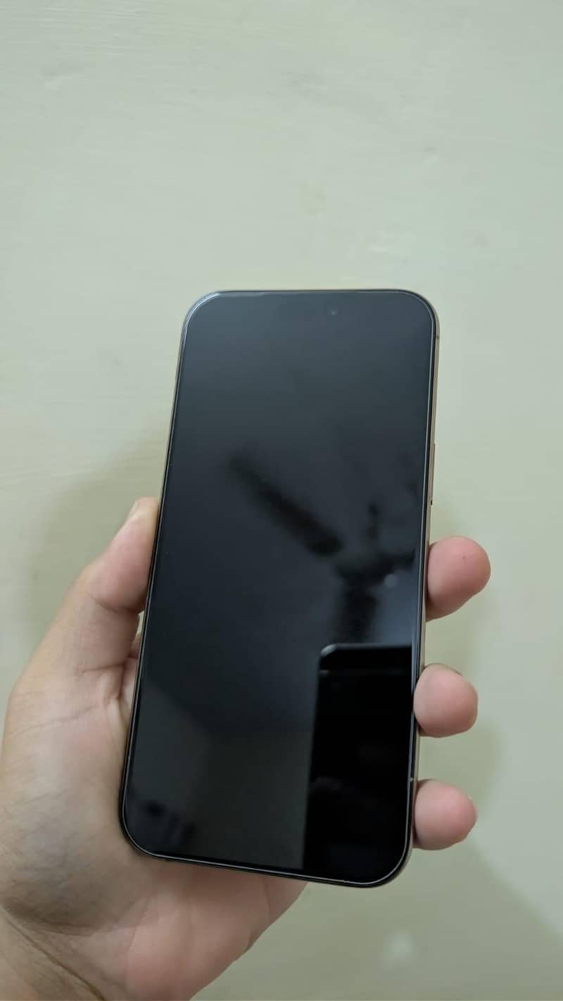 Apple iPhone 16 Pro Max 6