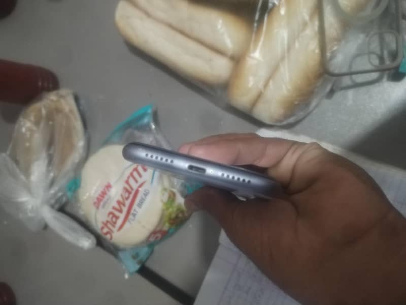 Apple iPhone 11 6