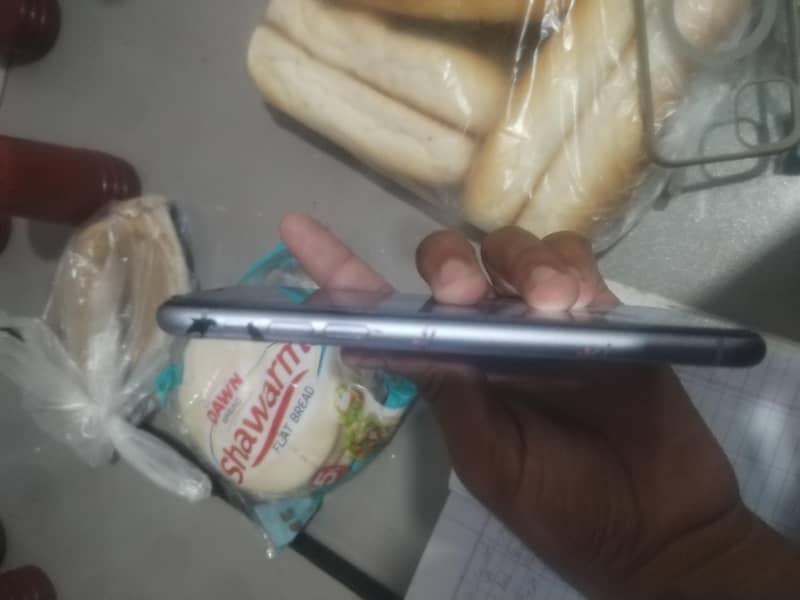 Apple iPhone 11 7