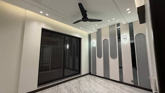 5 Marla Ultra Modern Design 3 Bedrooms Lucrative Location For Sale In Dha Phase 9 Town Lahore