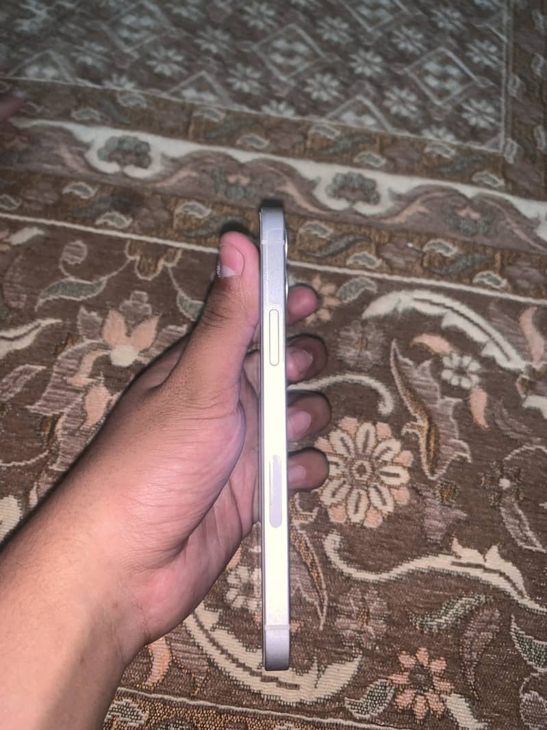 Apple iPhone 12 3