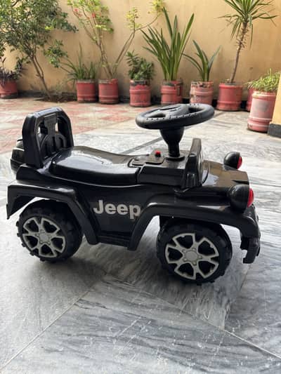 Kids Electric Jeep / Ride-On Car – Black – Excellent Condition