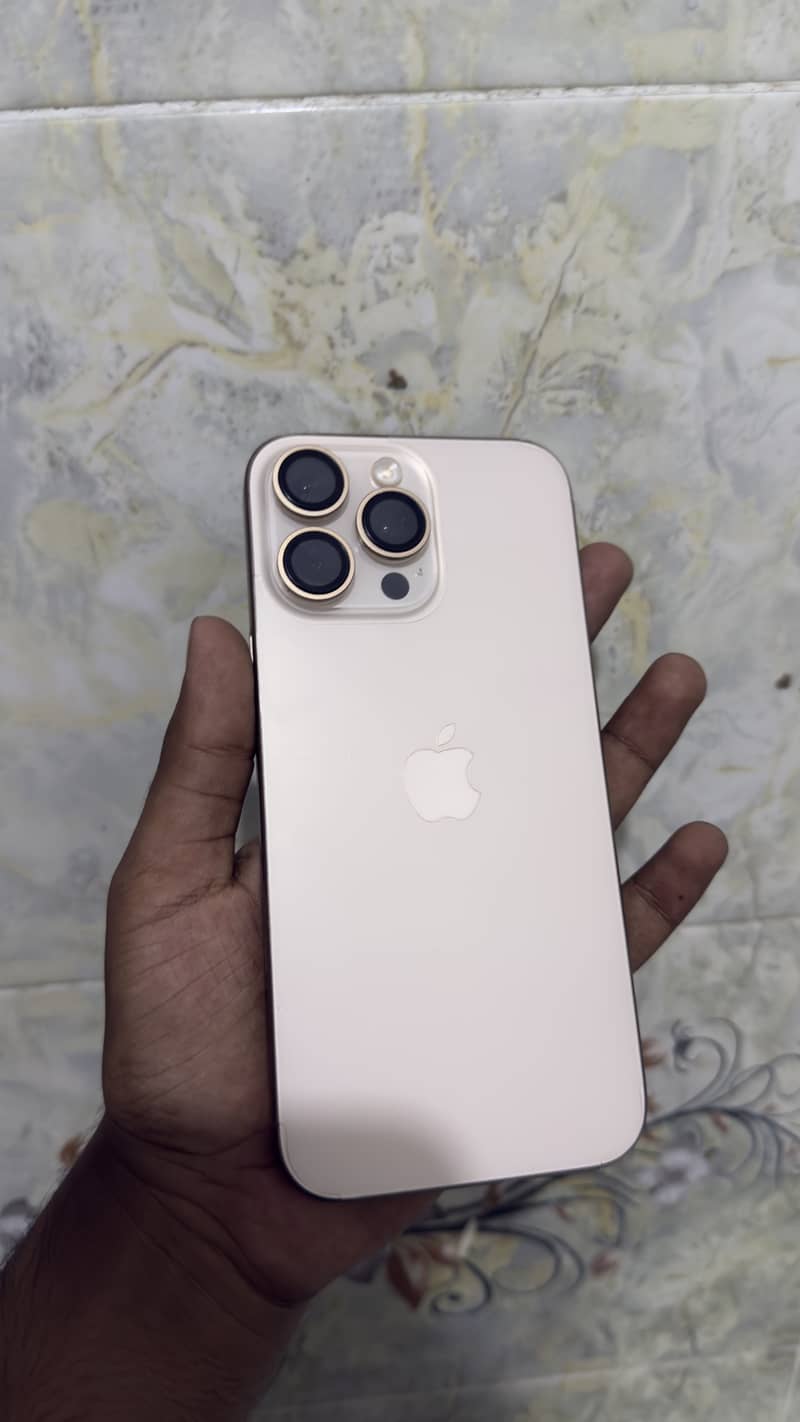 Apple iPhone 16 Pro Max 0