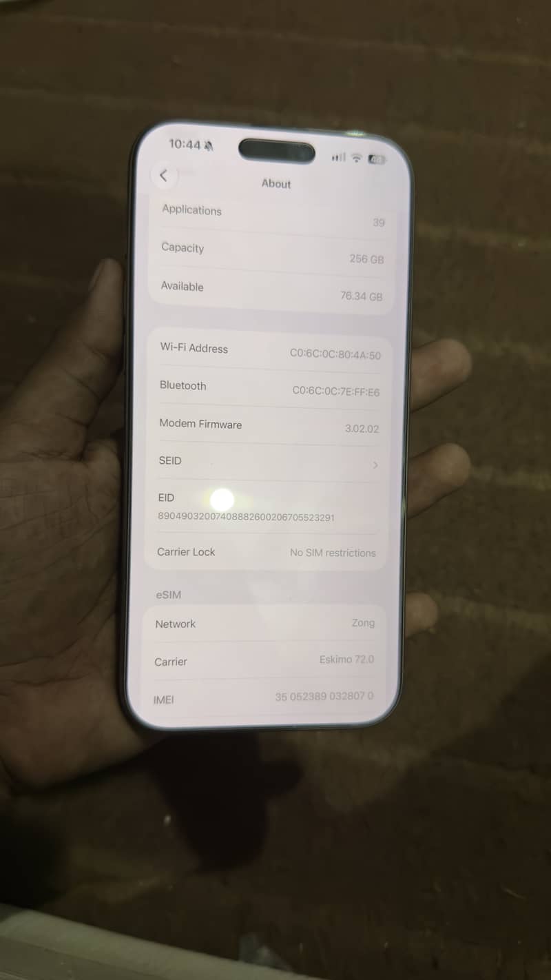 Apple iPhone 16 Pro Max 4