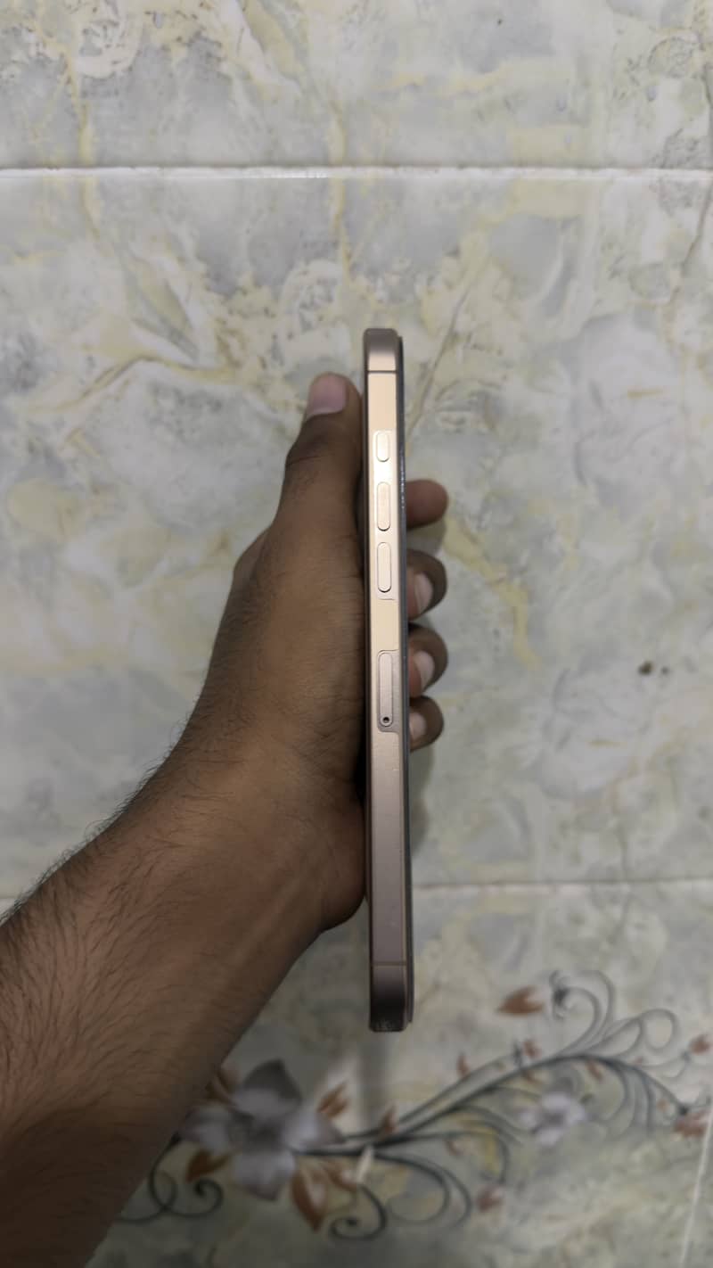 Apple iPhone 16 Pro Max 5