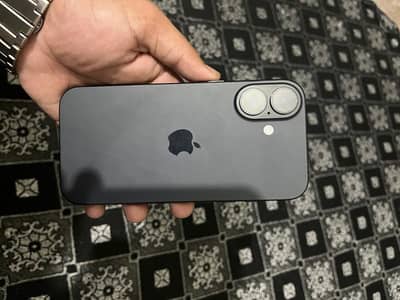 Apple iPhone 16