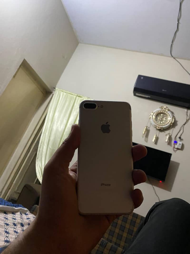 Apple iPhone 7 Plus 0