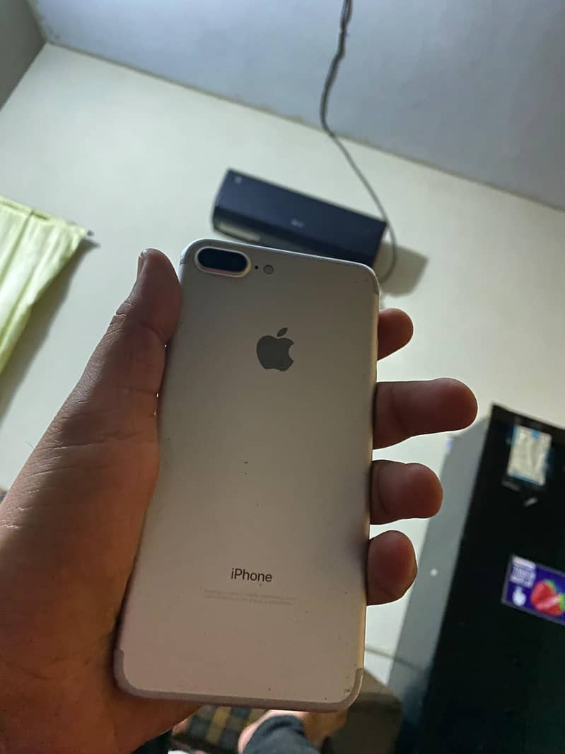 Apple iPhone 7 Plus 6