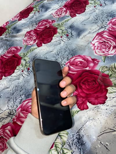 iphone 16promax 256 jb