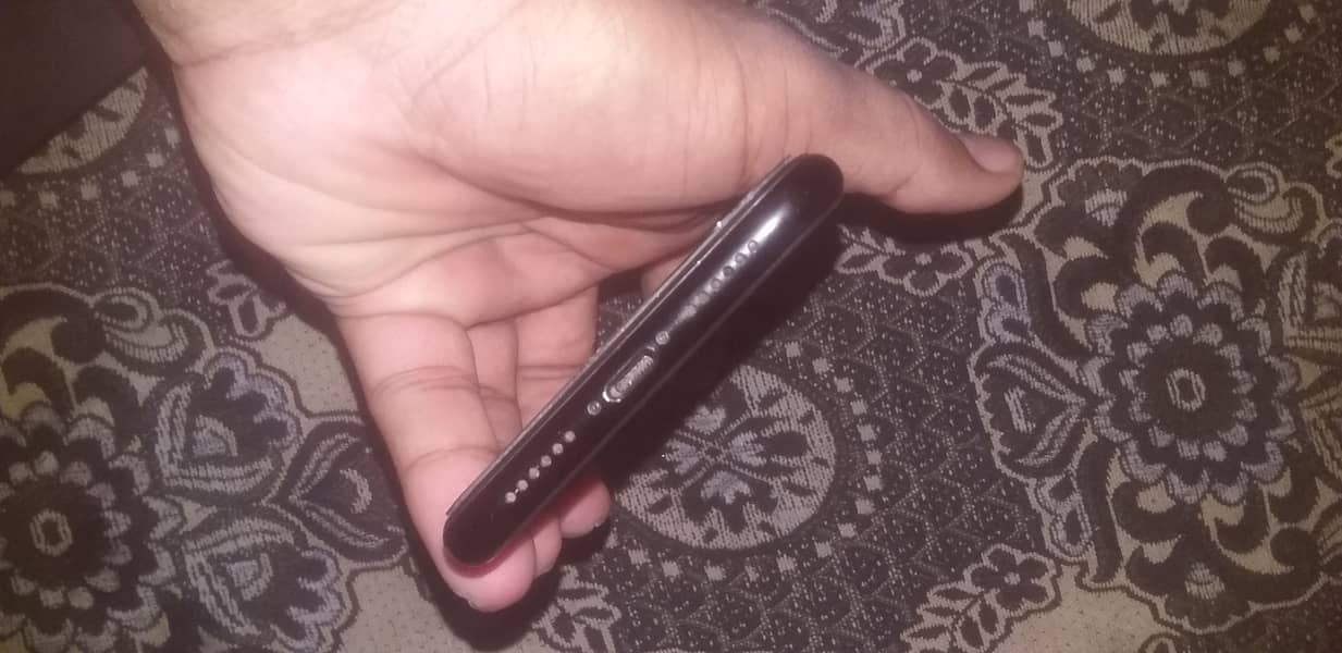 Apple iPhone XR 4