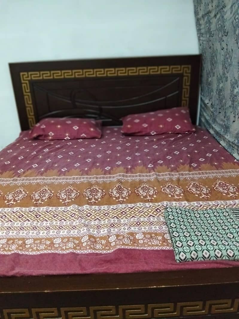 double  bed 0