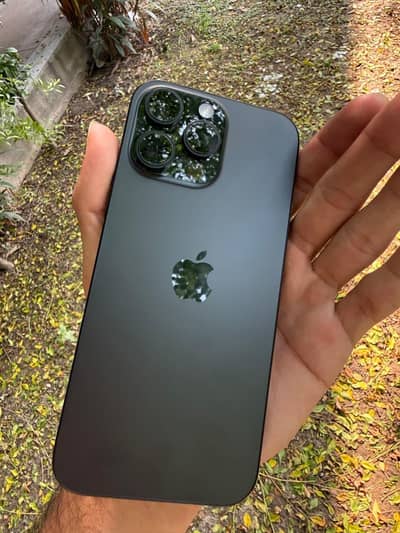 Apple iPhone 16 Pro Max 100 Health