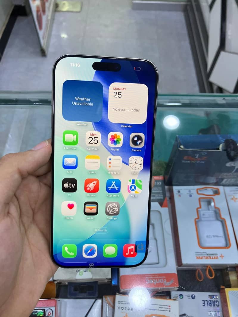 Apple iPhone 15 Pro Max 1