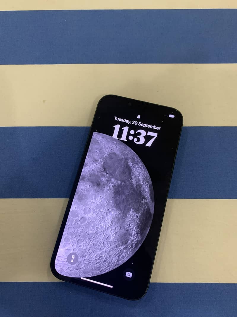 Apple iPhone 13 4