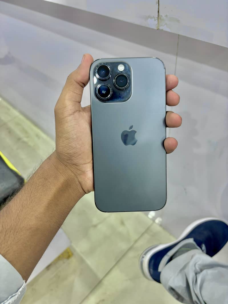 Apple iPhone 14 Pro Max 1