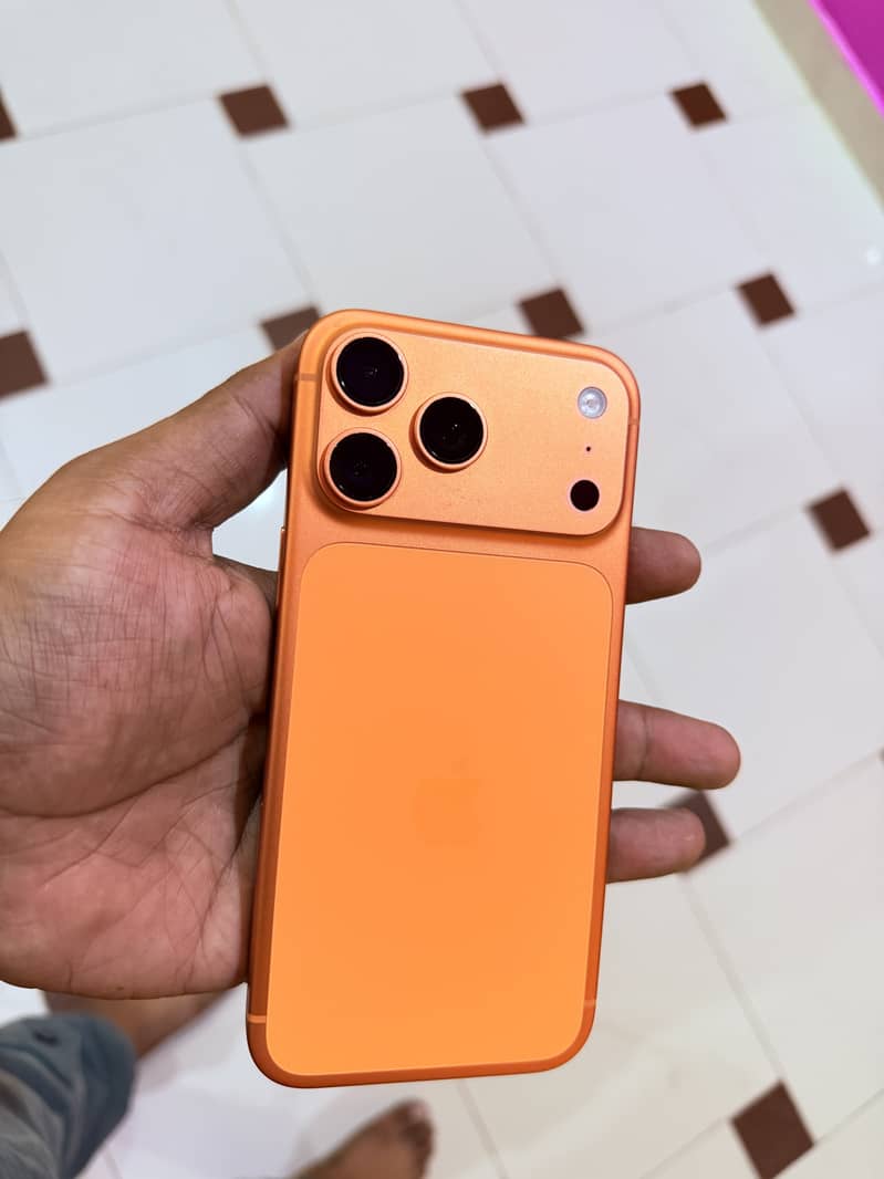 Apple iPhone 17 Pro Max 1