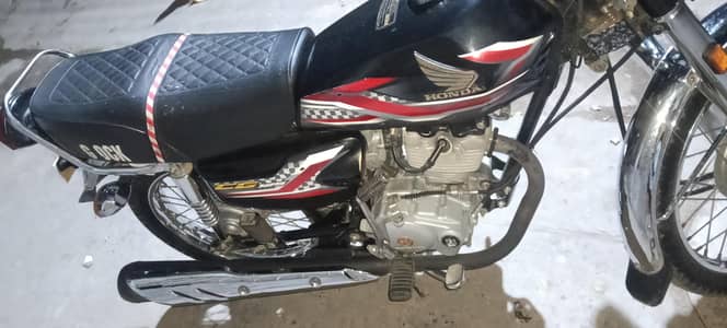 bike belkul theek hai or engine b pek hai