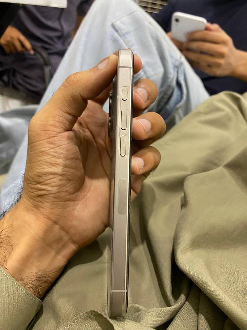 Apple iPhone 15 Pro 1