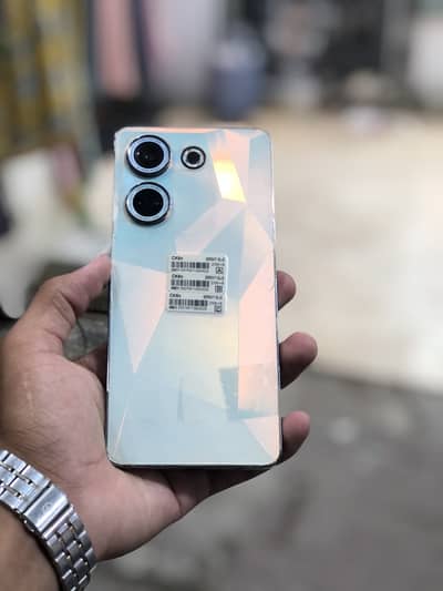 Tecno CAMON 20.  Ram 8. Storage 256gb