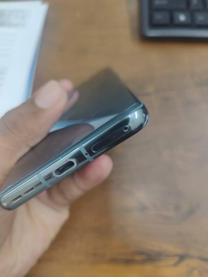 One Plus 9 Pro 6