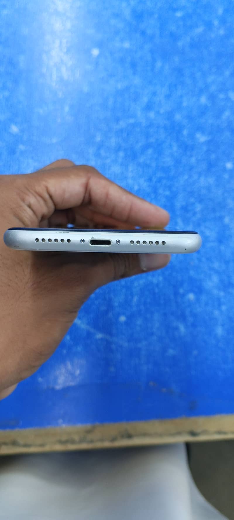 Apple iPhone XR 7