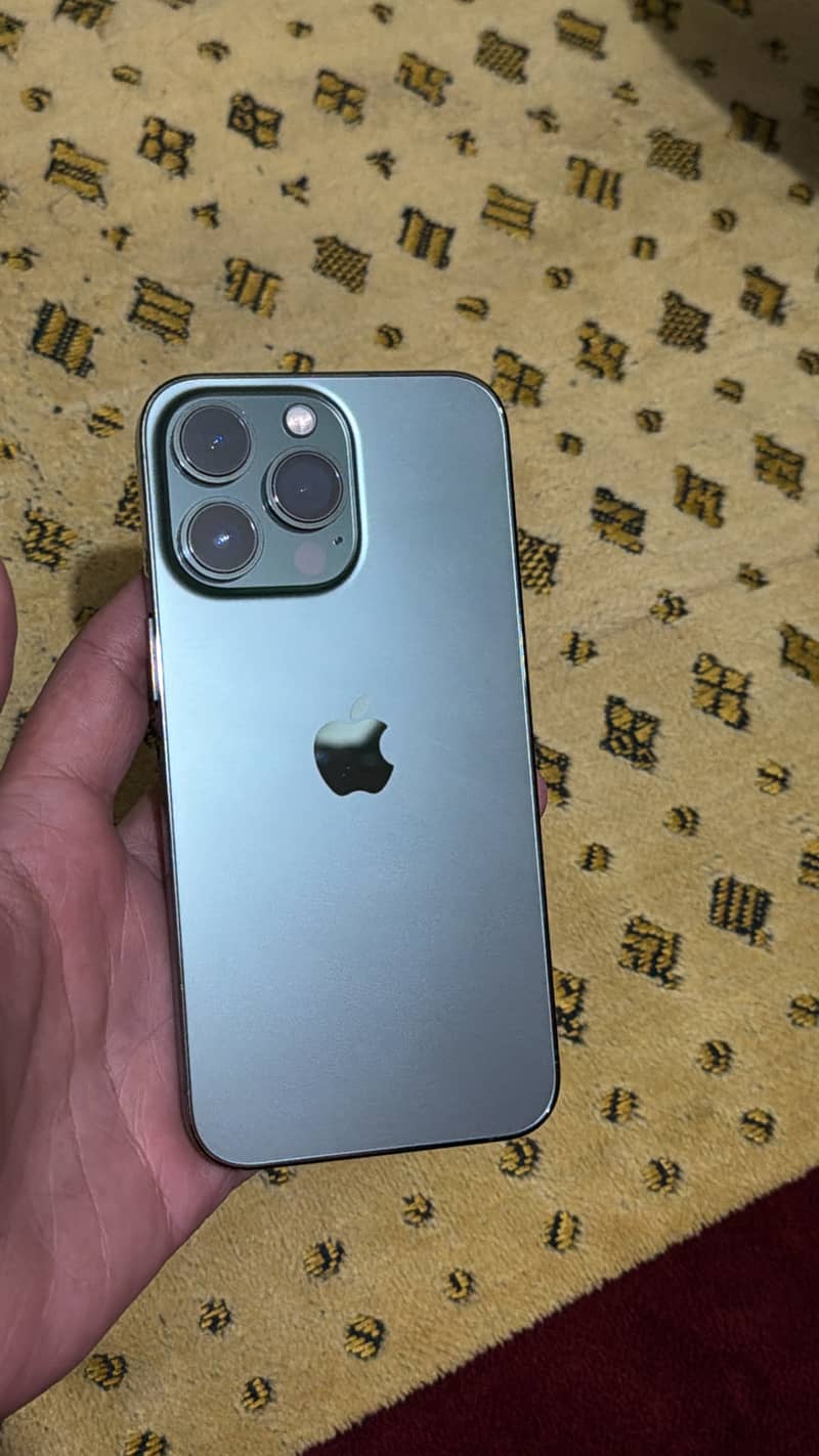 Apple iPhone 13 Pro 1