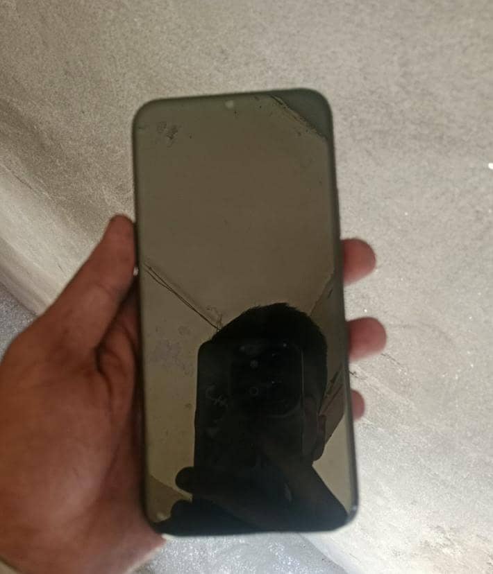 OPPO A6c 3