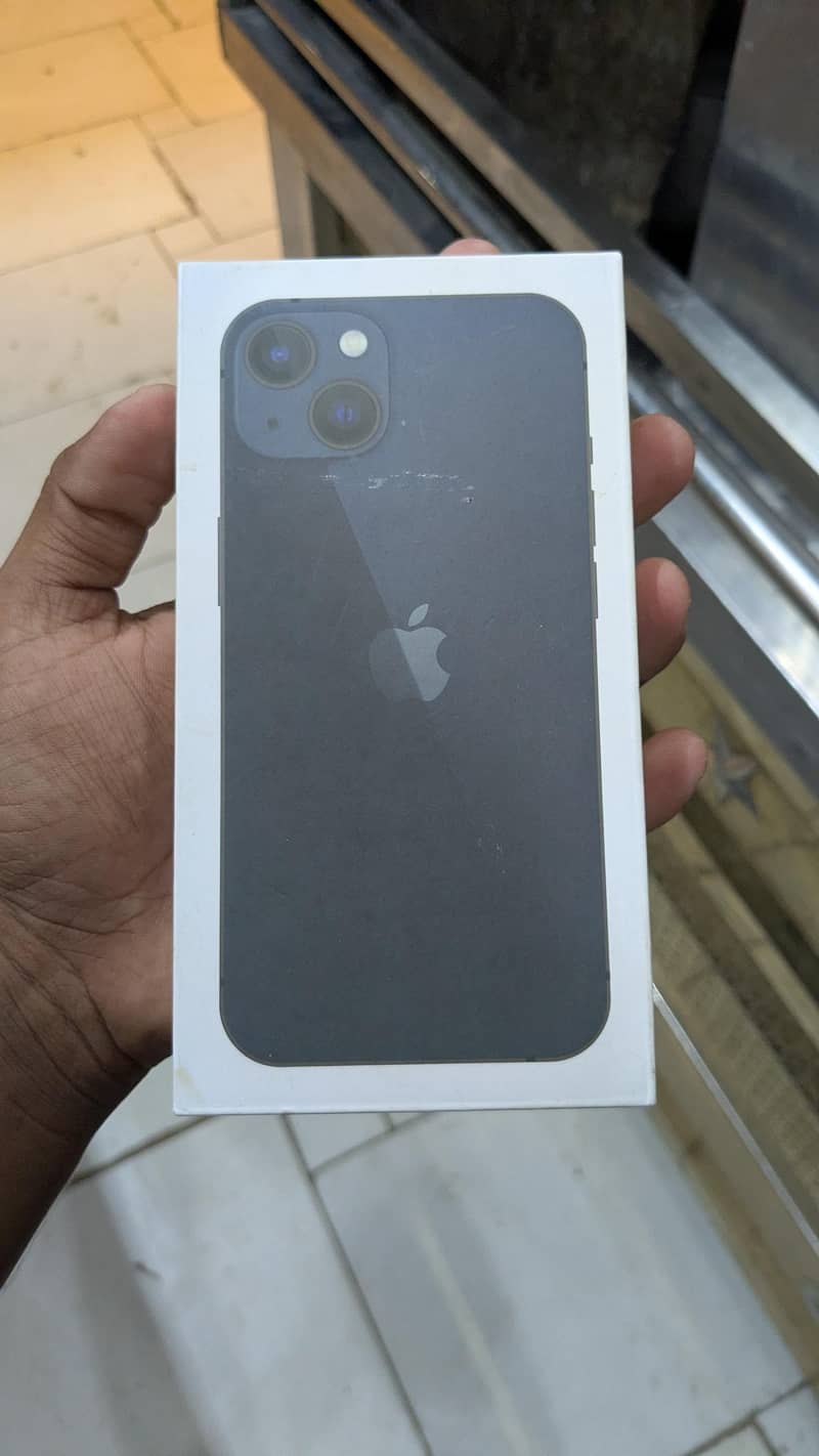 Apple iPhone 13 4