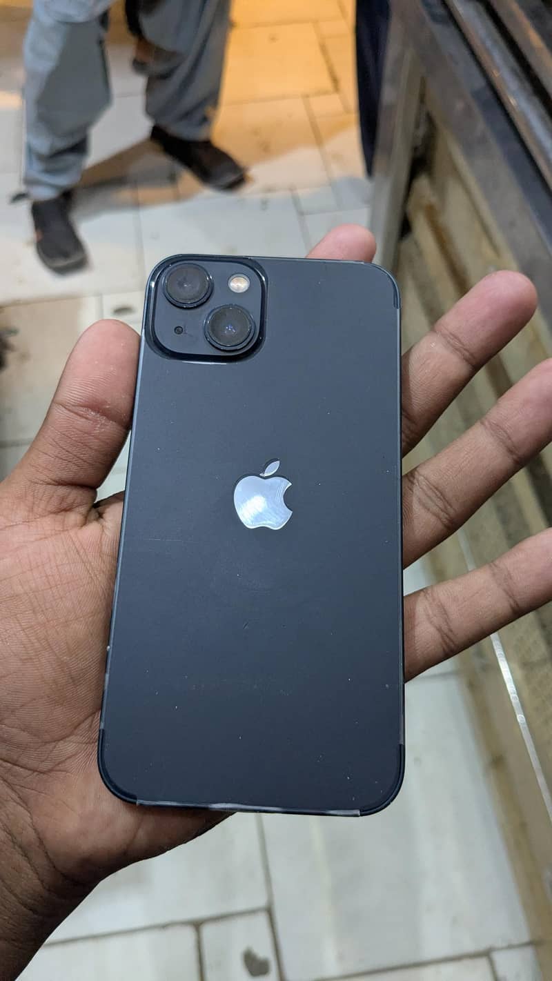 Apple iPhone 13 8