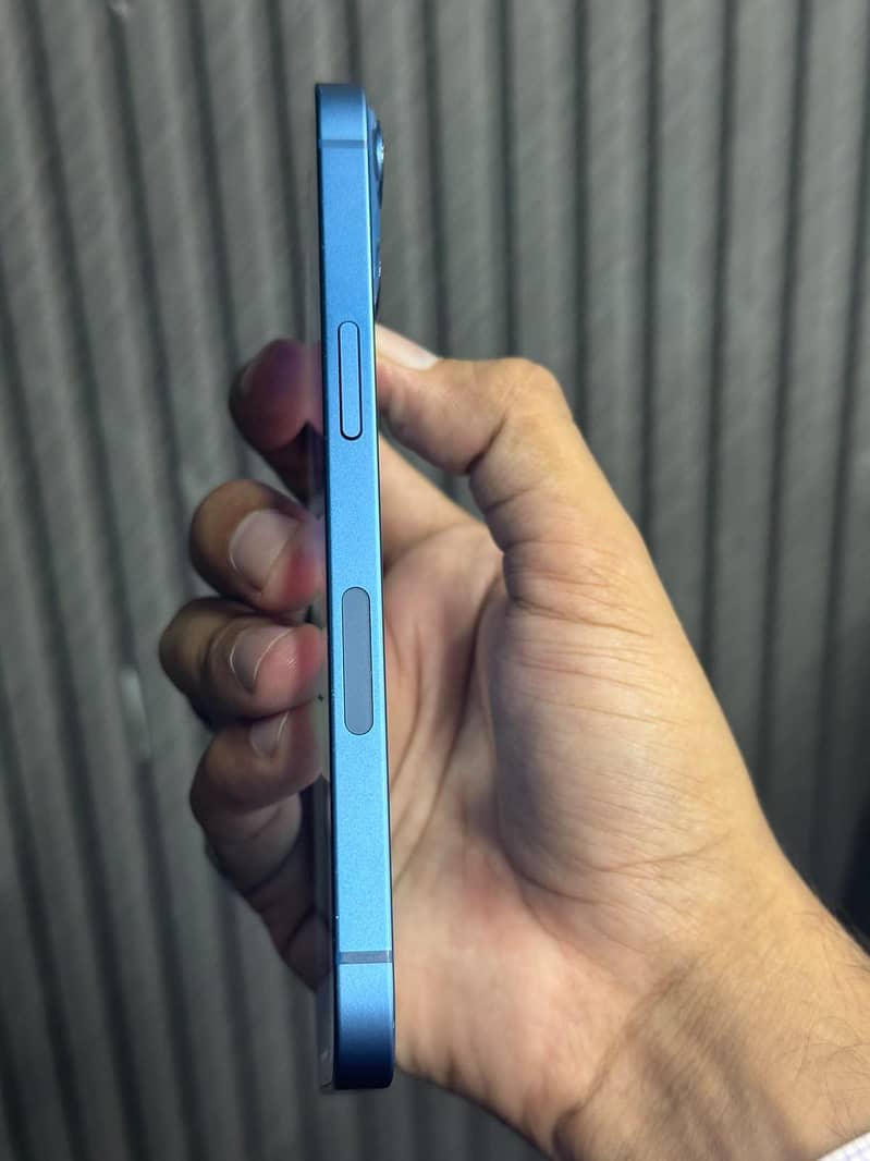 Apple iPhone 13 1