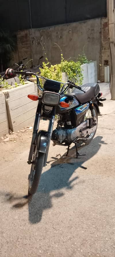 unique cd 70
