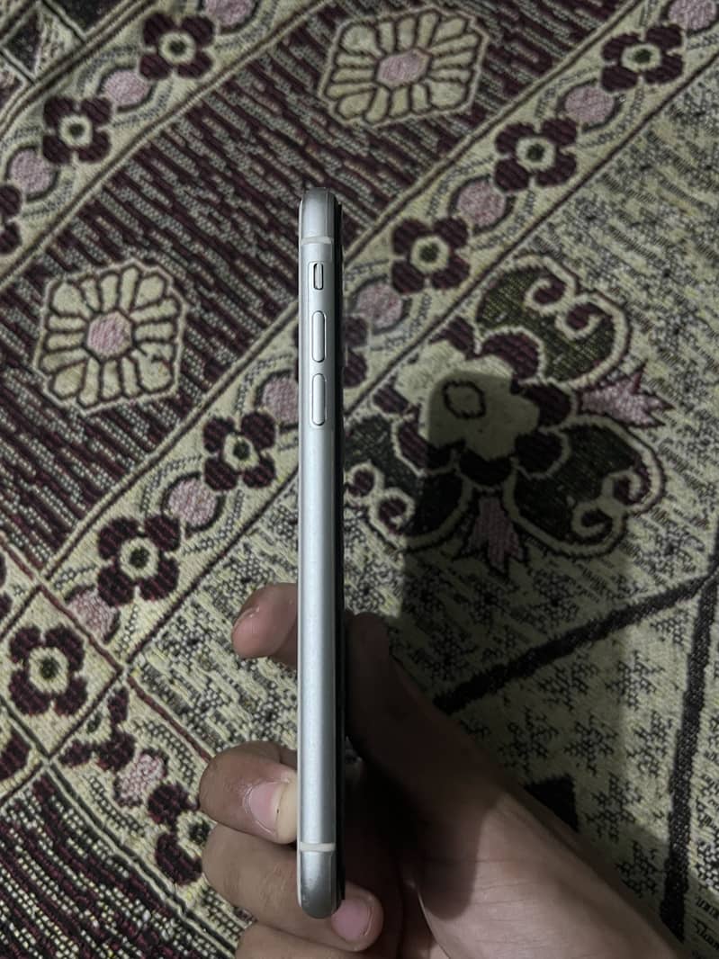 Apple iPhone 11 2