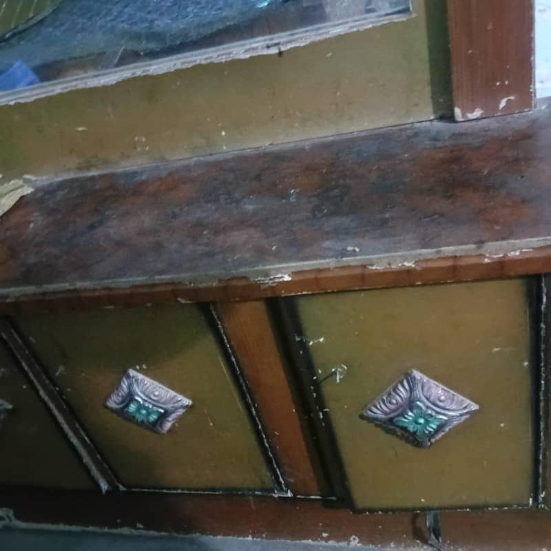 خوبصورت لکڑی کا ڈبل بیڈ شنگھار شیشے کے ساتھ 3