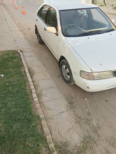 Nissan Sunny 1998